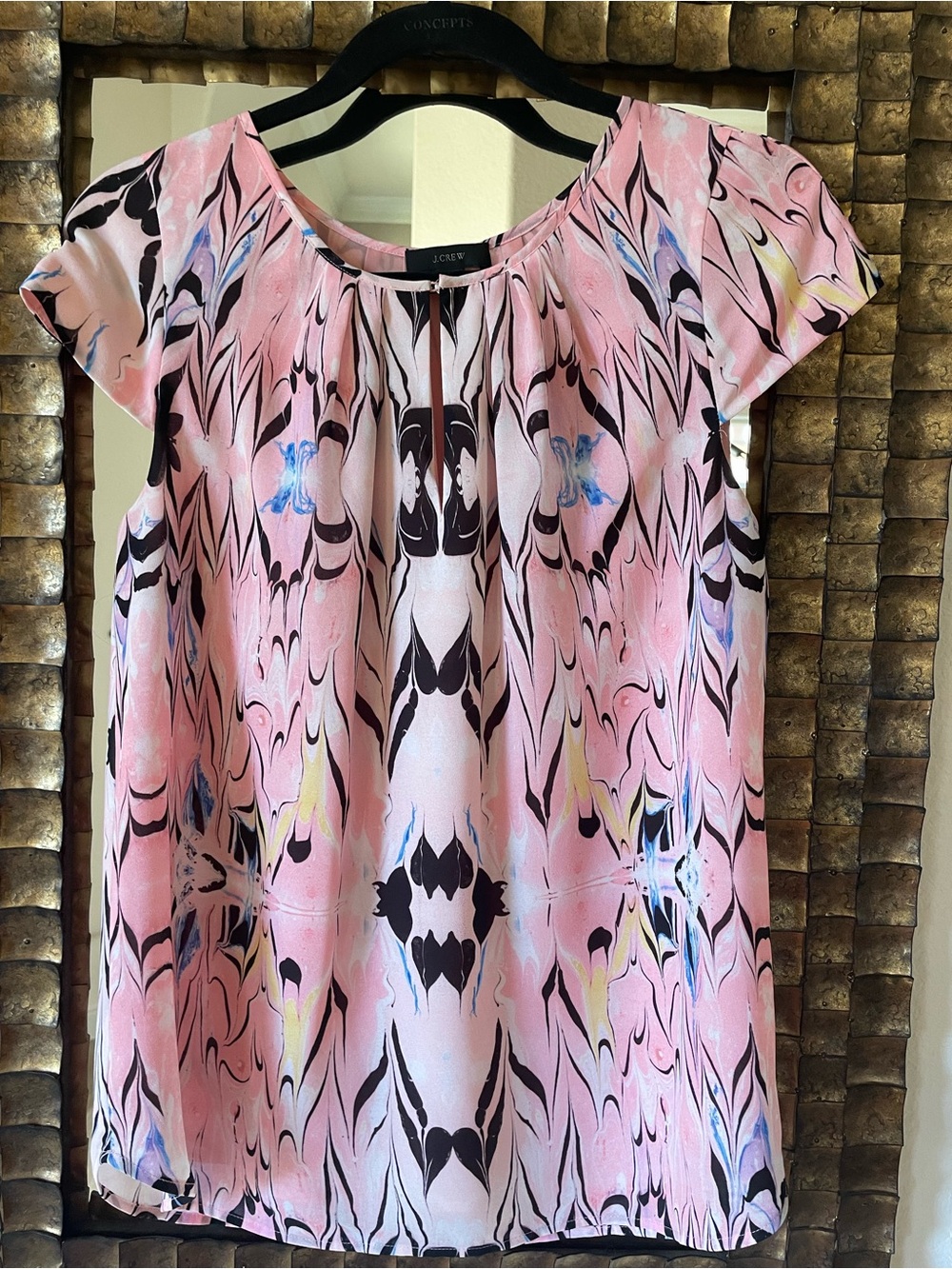 J. Crew Women's Pink & Black Abstract Print blouse top short sleeve Size 6